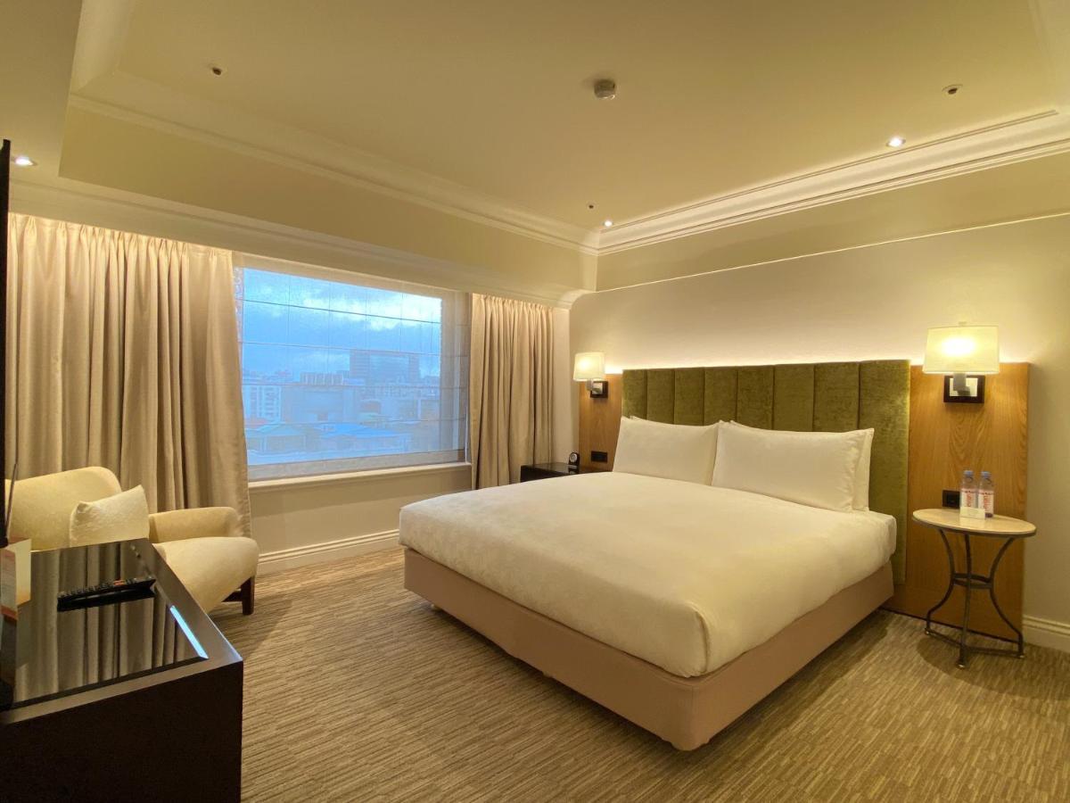 The Sherwood Taipei Exterior photo A bedroom at the hotel
