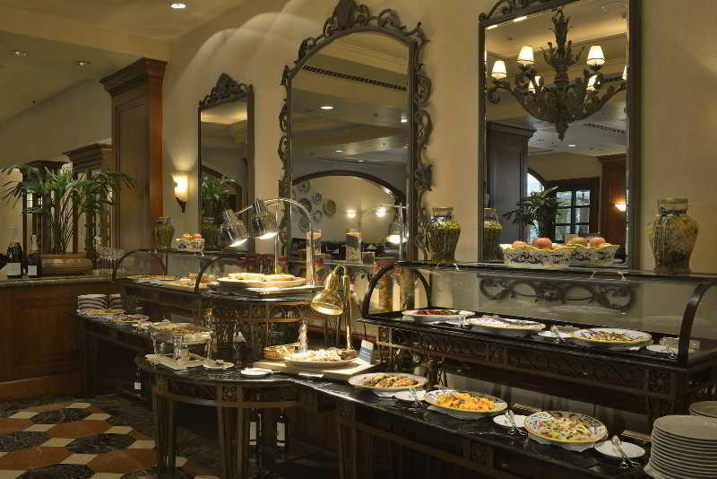 The Sherwood Taipei Exterior photo A buffet at a hotel